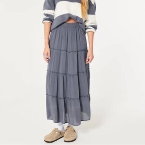 Hollister Ultra High Rise Tiered Crinkle Maxi Skirt (S)